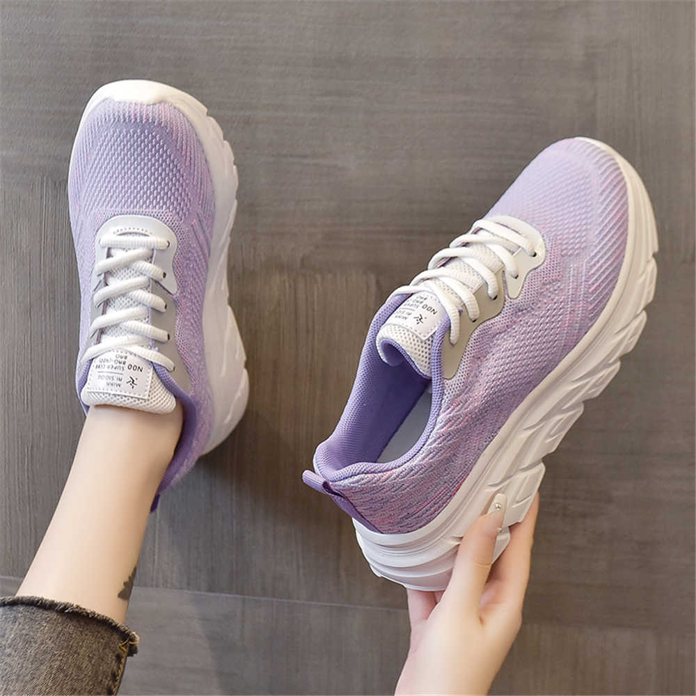 รองเท้าพื้นเรียบไม่มีส้น ผู้หญ - Luxury Lifestyle Brand บทวิจารณ์และราคา