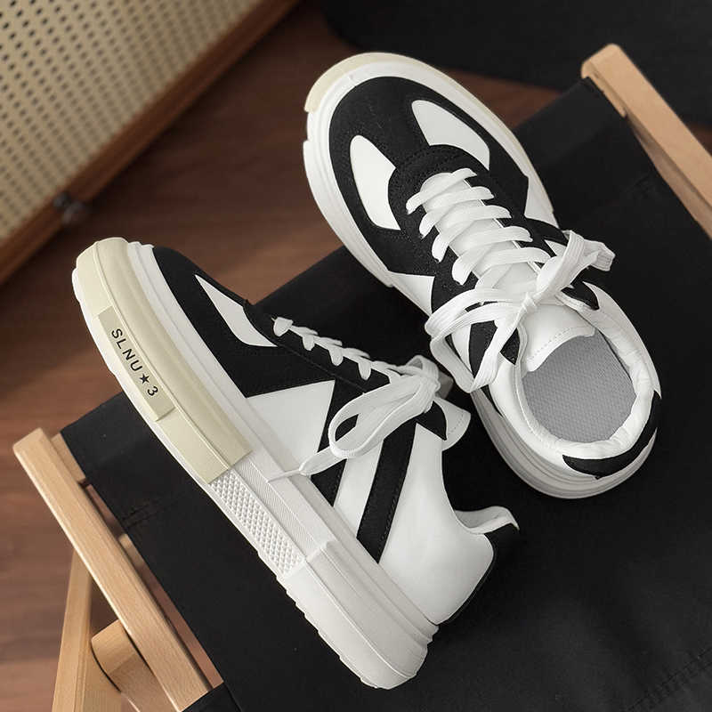 รองเท้าพื้นเรียบแบบแพลตฟอร์ม ย - Luxury Lifestyle Brand บทวิจารณ์และราคา