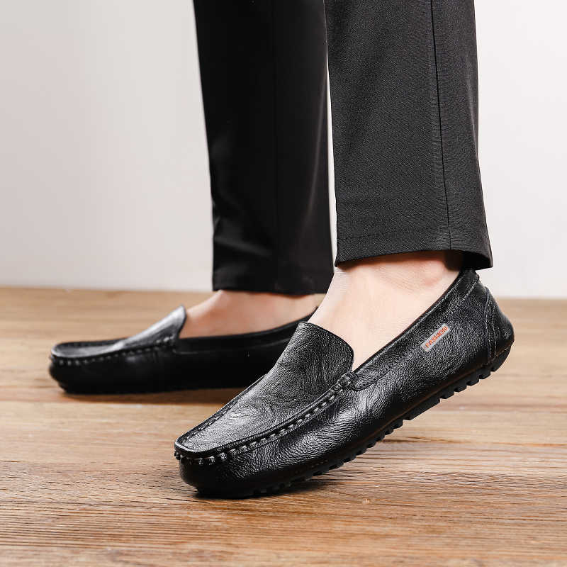 รองเท้าผ้าใบหุ้มข้อสูง กันลื่น - Luxury Lifestyle Brand บทวิจารณ์และราคา